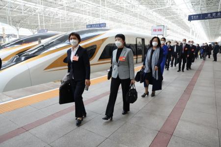 ·京外二十大代表团陆续抵京