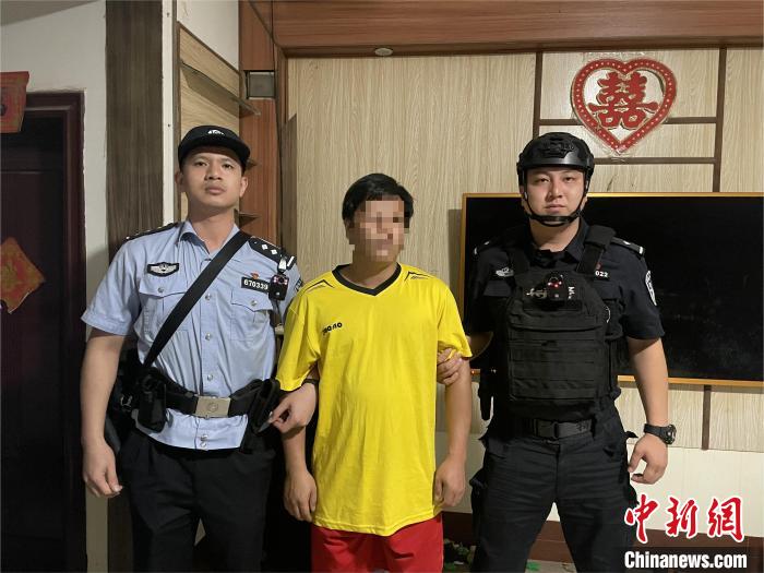 广东湛江：涉5团伙卷烟走私案告破 案值约1亿元