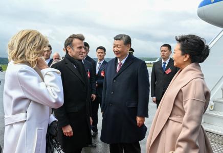 ​习近平同法国总统马克龙在上比利牛斯省举行中法元首小范围会晤